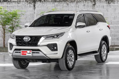 Toyota Fortuner 2.4 V, 2022