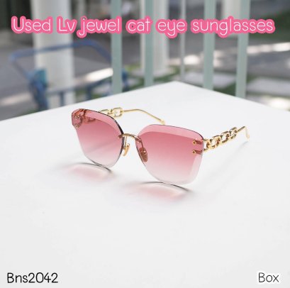 Louis Vuitton JEWEL CAT EYE SUNGLASSES PINK