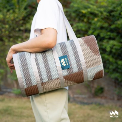 Mat-er เสื่อพับพกพา Urban Bliss สี Mocha Breeze