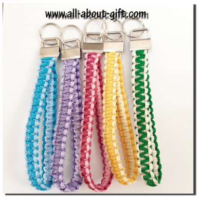 Macrame keychain1