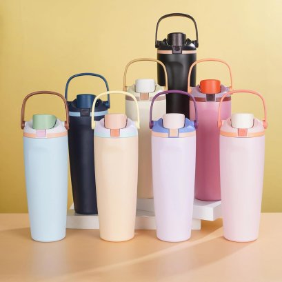 กระบอกความเย็นขนาด 900ml  มีหูหิ้ว มีหลอดดูดในตัว