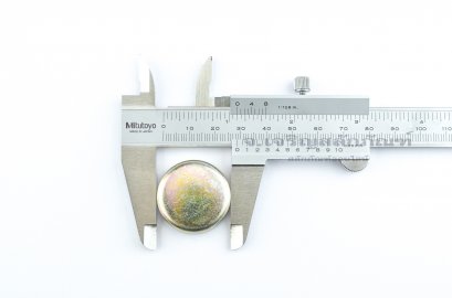 ตาน้ำทองเหลือง-ฝาอุดปิด ตราหัวสิงห์ ขนาด 28.2x9.0