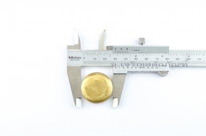 ตาน้ำทองเหลือง-ฝาอุดปิด ตราหัวสิงห์ ขนาด 30x12.0