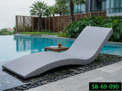 Rattan Sun Lounger/Bed
