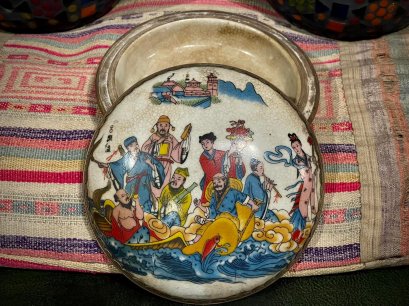 ตลับเซรามิคเขียนลายจีน