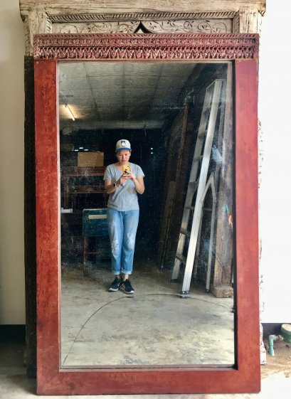 MR48 Old Carved Mirror Frame in Red Color