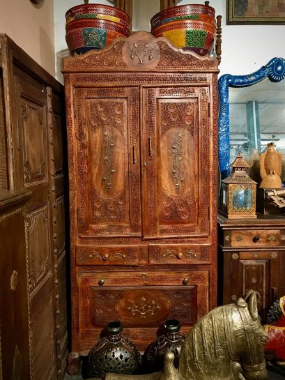 CTL21 ตู้ไม้โบราณแกะสลักลายวิจิตรรอบตัว