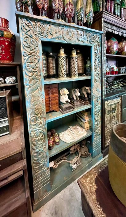 Blue Book Rack with Fine Carving