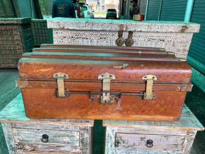 BX21 Vintage Iron Box with Brass Locks