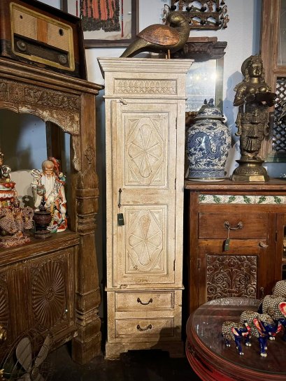 CTL14 ตู้เก็บของหนึ่งประตูทรงสูงสีขาวเนื้อหยาบ