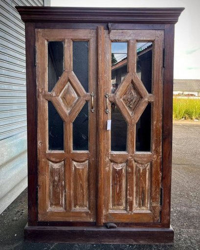 Classic 2 Doors Cabinet with Glass