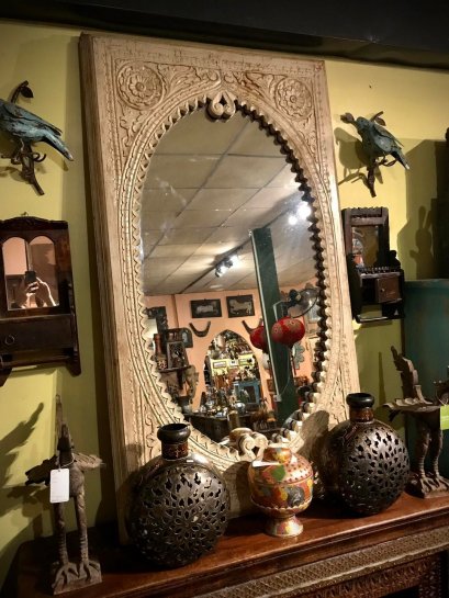 MR4 Carved Mirror in White Color