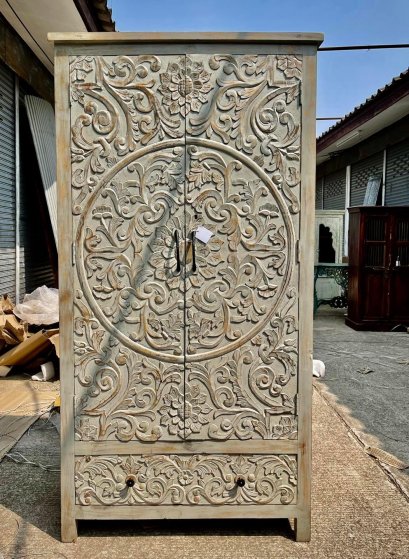 CTL12 ตู้ไม้สีขาวแกะสลักลายบนประตูพร้อมลิ้นชัก