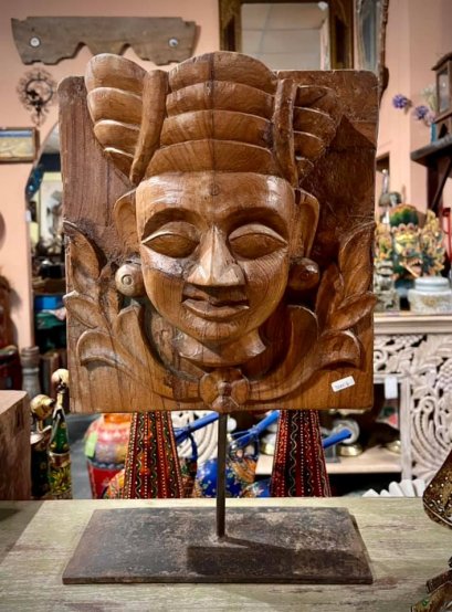 DCI3 แผ่นไม้ชิ้นหนาแกะสลักนูนสูงหน้าคน