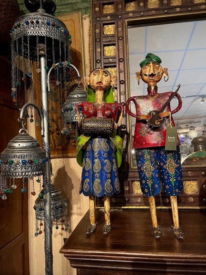 DCI1 Painted Iron Indian Tribal People in Traditional Dress