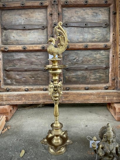 BRI14 เชิงเทียนนกยูงอินเดียทองเหลื่อง