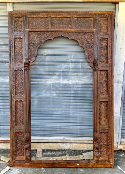 Antique Arch Gate with Fine Carving