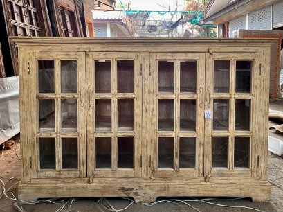 ตู้ยาวสี่ประตูกระจกใส สีขาวครีมขัดหยาบ