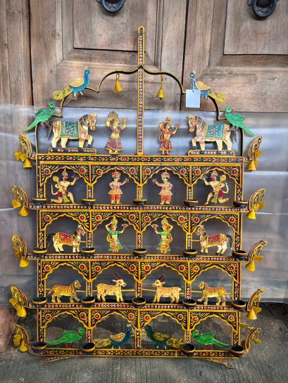 แท่นจุดเทียนโบราณวัดอินเดีย