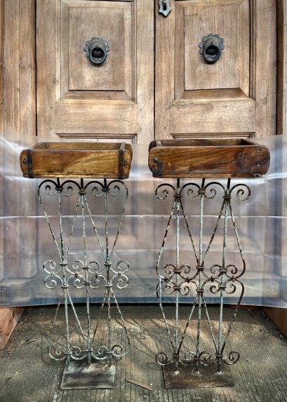 STB41 Iron Stand with Wooden Top