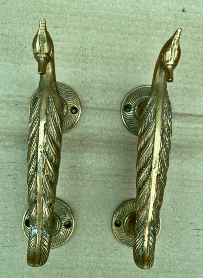 ชุดมือจับประตูนกยูง