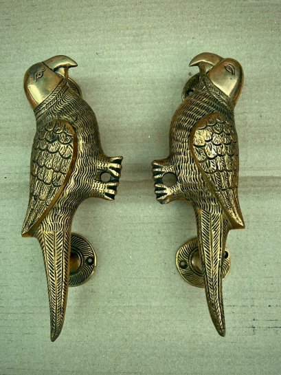 มือจับประตูทองเหลืองนกแก้วคู่