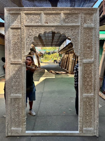 Vintagw White Arch Gate with Fine Carving