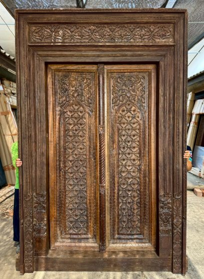 ประตูไม้แท้แกะสลักลวดลายเต็มบานสวยหายาก