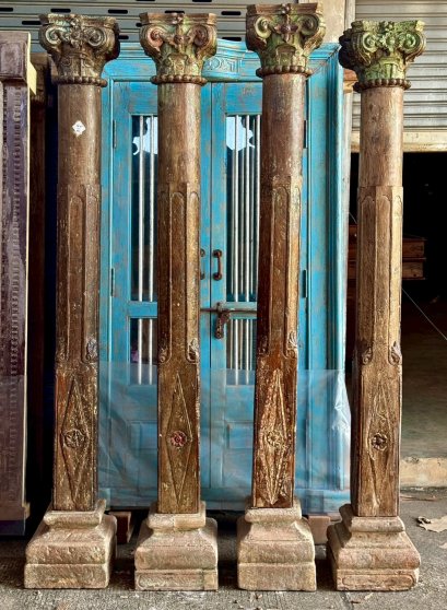 เสาไม้เก่าไม้สวยเจือสีเขียวถลอกแกะสลักลายคลาสสิค