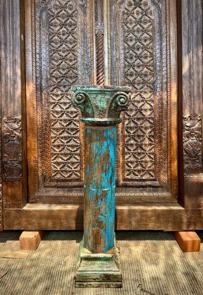 Antique Pillar Stand
