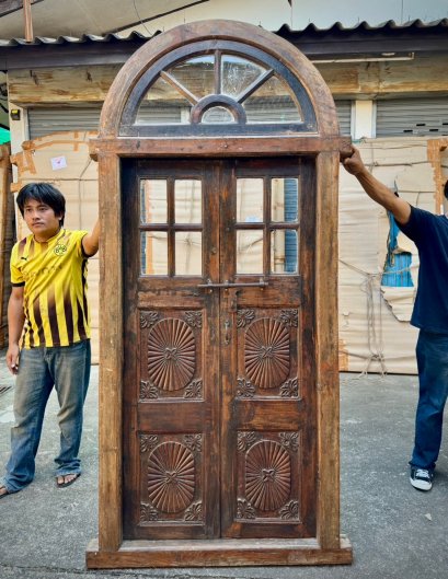 ประตูกระจกไม้แท้แต่งลายแกะสลักโบราณ