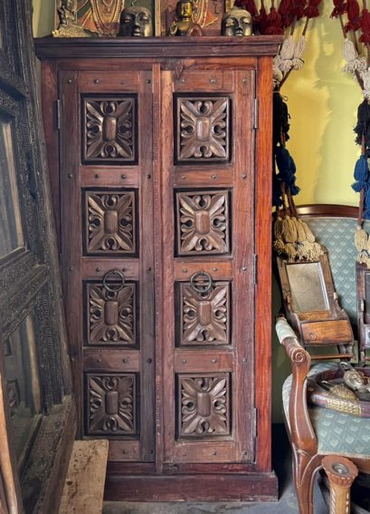 CTL34 ตู้ไม้เก็บของบานประตูแต่งลายฉลุโบราณ