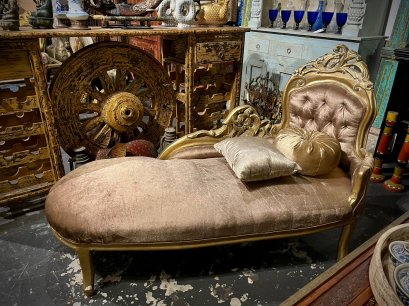 French Daybed Golden Carved with Velvet Fabric