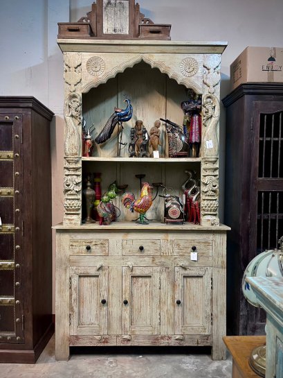 ตู้โชว์สีขาววินเทจพร้อมช่องเก็บของ