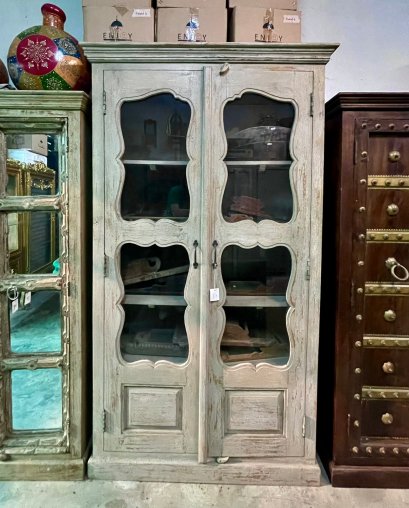 ตู้ไม้วินเทจทรงสูงสีขาวประตูกระจก