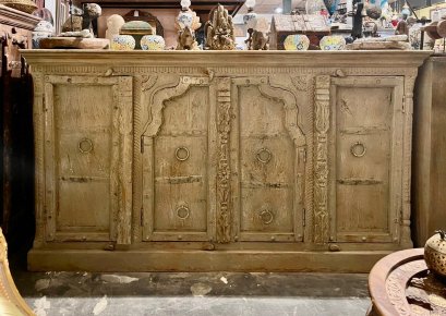 ตู้ยาวสี่ประตูสีขาวเทาขัดหยาบ