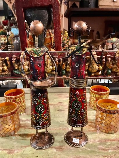 DCI128 Painted Iron Indian Tribal Women