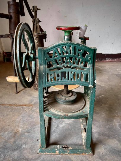 เครื่องไสน้ำแข็งโบราณ