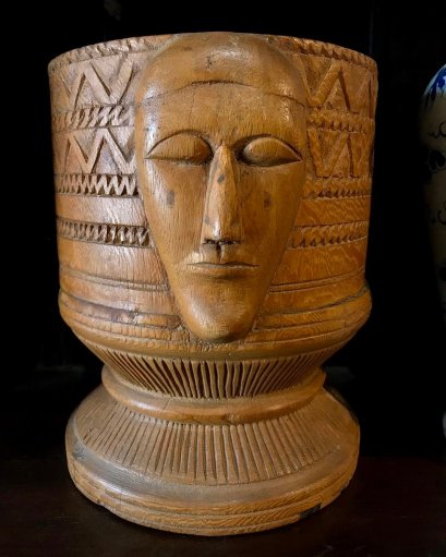 DCI45 แจกันไม้แกะสลักรูปใบหน้า