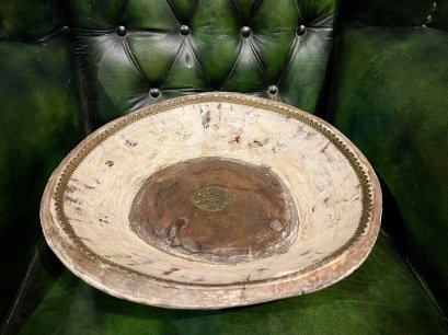 DCI43 จานไม้แกะสลักแต่งทองเหลือง