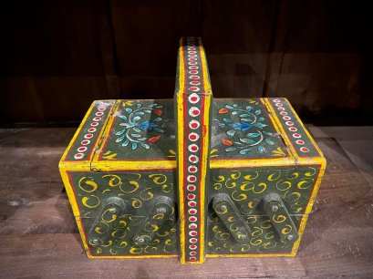 DCI38 Green Painted Box