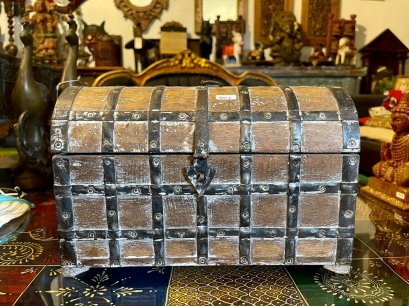 DCI83 Small Chest Wooden Box