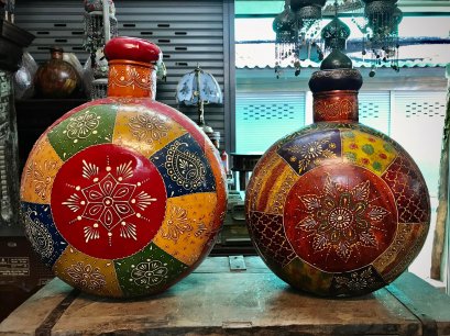 DCI89 Indian Painted Iron Vase (2 Sizes)