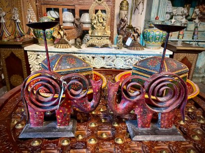 DCI100 เชิงเทียนเหล็กทรงช้างชุด 2 ชิ้น