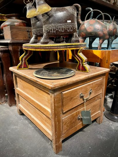 ตู้หัวเตียงพร้อมลิ้นชักสองช่อง