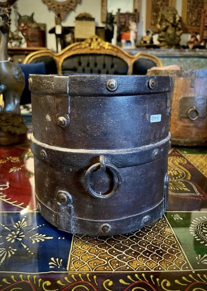 DCI117 Black Iron Round Bucket