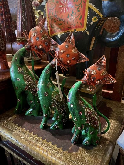 DCI135 Indian Painted Green Cats Set of 3