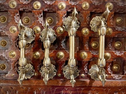 ชุดมือจับทองเหลืองนกยูง