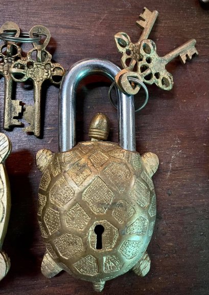 เต่าทองเหลืองกุญแจล็อคประตู