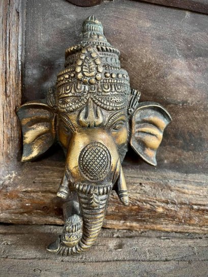 เศียรพระพิฆเนศทองเหลืองแขวนผนัง